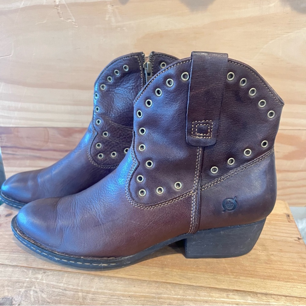 Born Chocolate Brown Leather Grommet Western Ankle Booties size 9 - Picture 13 of 13